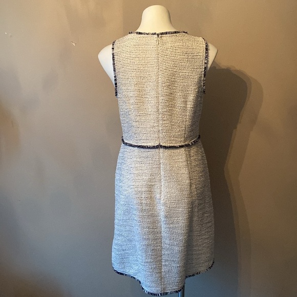 LOFT Women's White & Navy Blue V Neck Sleeveless Above Knee Sheath Size 10 - Picture 4 of 7